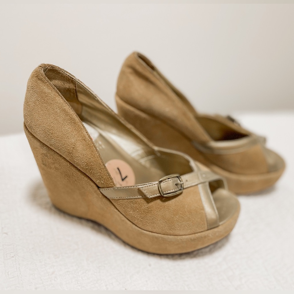 Kork-Ease Tan Suede Wedge Sandals with Metallic Accent